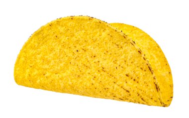 Beyaz arka planda izole edilmiş boş bir mısır taco kabuğu, kesme yolu, tam derinlik