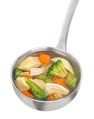 Beyaz arka planda izole edilmiş sebzeli tavuk çorbası, üst görünüm, paket tasarım elementi