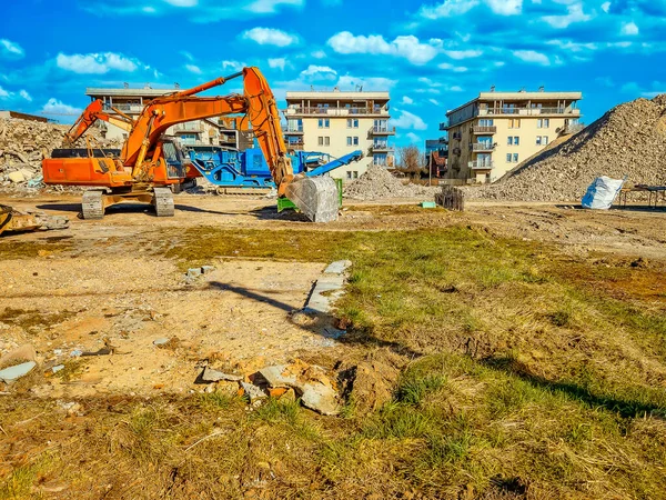 Escavadeira Laranja Local Enrolamento Desmontagem Edifício — Fotografia de Stock
