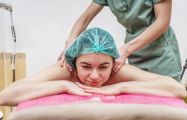 Massage Krage Zon Kvinna Framifrån Patientens Ansikte Förebyggande Sjukdomar — Stockfoto