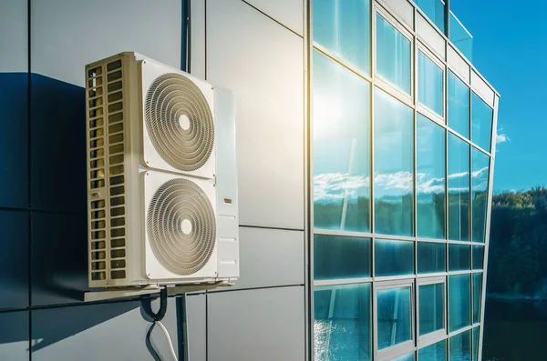 Metal Wall Mounted Air Conditioning System Energy Efficient Modern Buildings — Stock Photo, Image