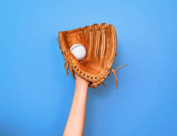 Deri Beyzbol Eldiveni Oyun Için Beyzbol Topu Yakaladı — Stok fotoğraf