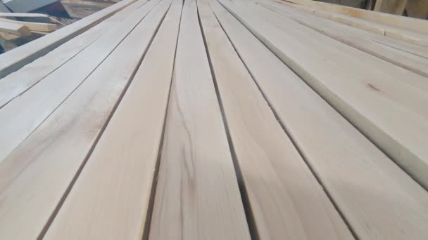 Houten Planken Gestapeld Werkplaats Bouwmaterialen Voor Vervaardiging Van Houtproducten — Stockvideo