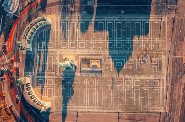 Budapeşte, Heroes Meydanı yukarıdan. Avrupa 'nın tarihi meydanı