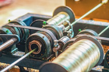 Plastik inşaat tesisleri, lastik dişliler, metal bilyeler, üretim tesisleri üretimi için endüstriyel ekipmanlar