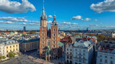 St. Mary Bazilikası. Meşhur tarihi Bakire Meryem Varsayımı Kilisesi. Krakow, Polonya
