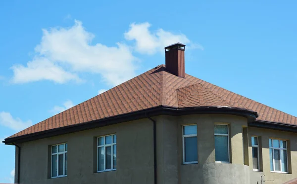 House Asphalt Shingles Roof Chimney Rain Gutter Pipeline Plastering Wall — Stock Photo, Image