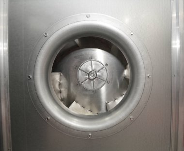 HVAC sistem konsepti. HVAC cihazı, havalandırma vantilatörü, havalandırma kanalı.. 