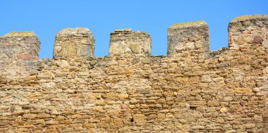 14. yüzyılda Ukrayna 'daki Akkerman kalesi Bilhorod-Dnistrovskyi' nin 3 metre kalınlığında kalınmış kireçtaşı duvarı..