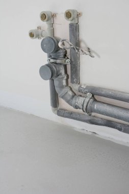 Mutfak Yenileme ve Onarım Lavabo PVC Borular P-Tuzak, merkez eklemler.