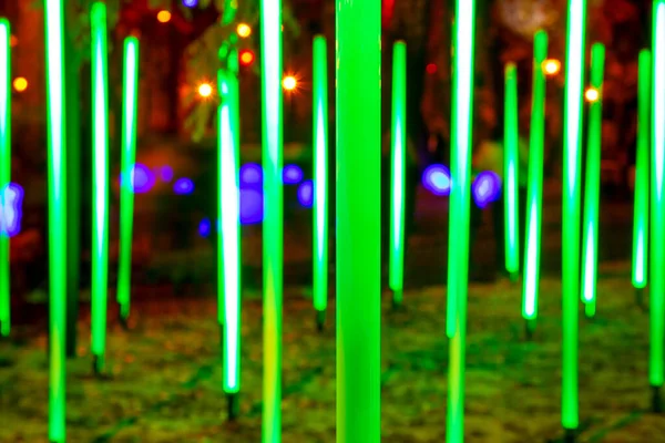 公園内のカラーLed照明 ストリートライトカラーフェスティバルの装飾 — ストック写真