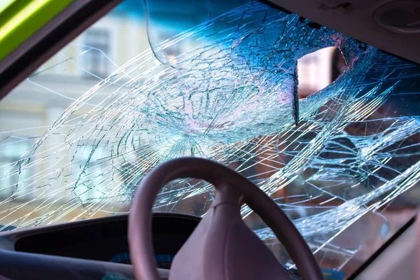 Kaca Depan Mobil Setelah Kecelakaan Lalu Lintas Transportasi Keselamatan — Stok Foto
