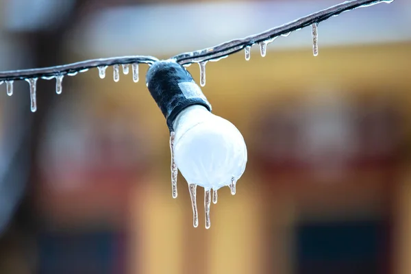 Icicles Lâmpadas Iluminação Rua Congeladas Estação Meteorológica Inverno Detalhes Interiores — Fotografia de Stock