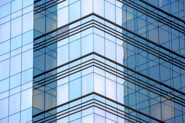 Egy Nagy Modern Épület Üveghomlokzata — Stock Fotó