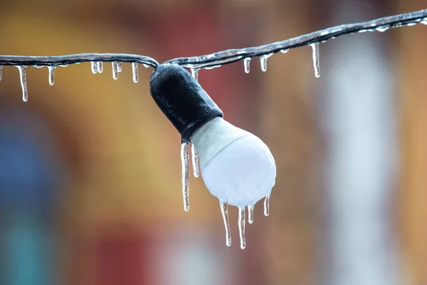 Παγοκρύσταλλοι Παγωμένες Λάμπες Φωτισμού Χειμερινές Καιρικές Συνθήκες Εσωτερικές Λεπτομέρειες Του — Φωτογραφία Αρχείου