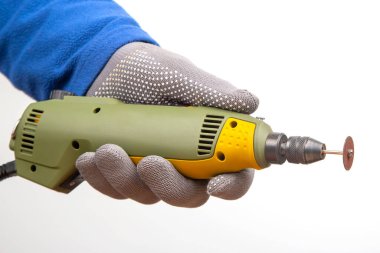 Metal ve diğer objeleri kesmek ve işlemek için beyaz arkaplanda oyma aracı. Çilingir endüstrisi