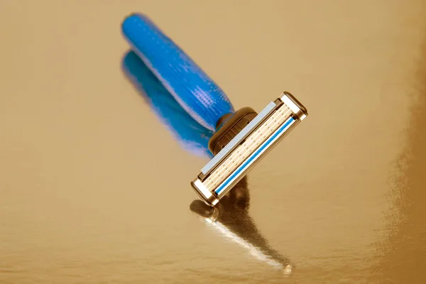 Razor Cassette Golden Background Manual Face Shaving Machine Stubble Blade — Stock Photo, Image