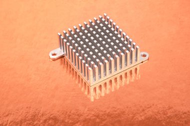 Bilgisayar için ısıtıcı. Bilgisayar teknolojisinin elektronik bileşeni. bilgisayar endüstrisi