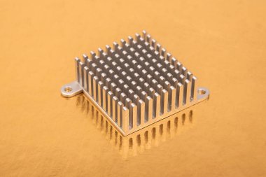 Bilgisayar için ısıtıcı. Bilgisayar teknolojisinin elektronik bileşeni. bilgisayar endüstrisi