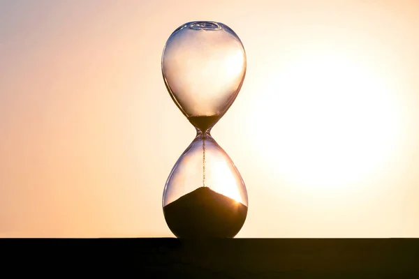 Годинник Розраховує Тривалість Часу Тлі Вечірнього Сонця Концепція Плинності Часу — стокове фото