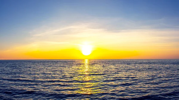 Dageraad Zonsondergang Boven Zee Landschap Natuur — Stockfoto
