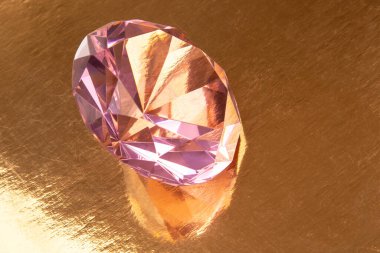 Büyük elmasla yüzleşti. Geometrik nesne. lüks ve zenginlik