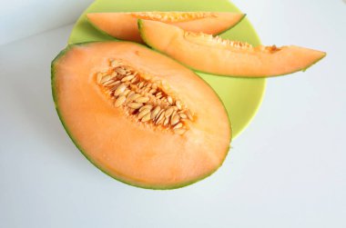 Dilimlenmiş kavun. Sağlıklı yiyecek ve sebzeler. Organik mevsimlik tarım ürünleri. Yüksek kalite fotoğraf