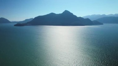 Howe Sound 'daki British Columbia Anvil Adası Havalimanı