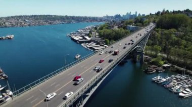 Skyline Arkaplanlı Seattle Havacılık Hareketi