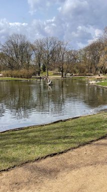 Parktaki güzel göl