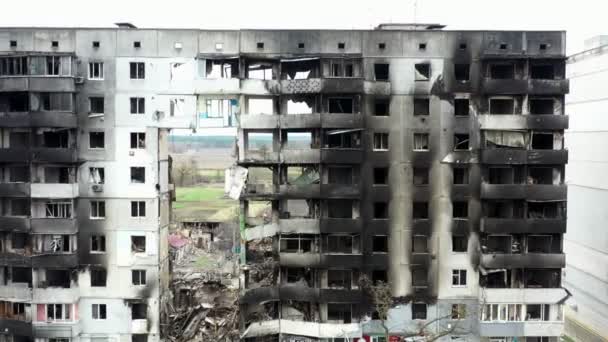 Borodyanka在2022年4月俄罗斯入侵后摧毁了住宅大楼 — 图库视频影像