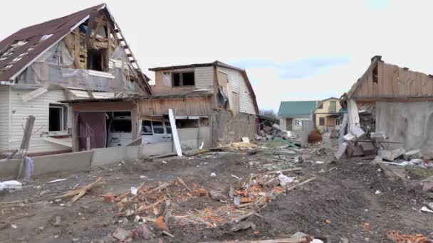 Zniszczony Dom Powodu Rosyjskiej Skorupy Wojna Ukrainie — Wideo stockowe