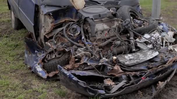 Zerstörtes Auto Durch Russische Truppen Krieg Der Ukraine — Stockvideo