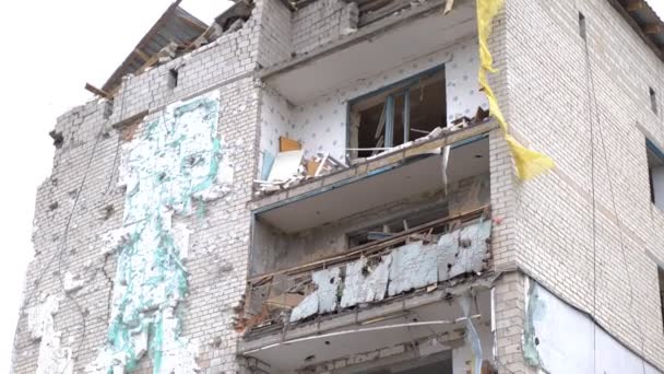 Zerstörtes Haus Durch Eine Russische Granate Krieg Der Ukraine — Stockvideo