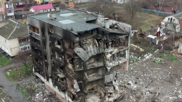 Borodyanka Zerstörte Wohnhaus Nach Russischer Invasion April 2022 Hochwertige Filmdrohne — Stockvideo