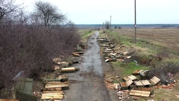 Andriivka村被摧毁的坦克 2022年4月俄罗斯入侵后留下的弹药 — 图库视频影像