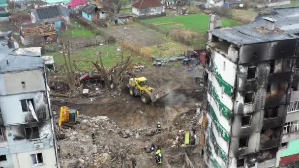 Borodyanka Zniszczony Budynek Mieszkalny Rosyjskiej Inwazji Kwiecień 2022 Wysokiej Jakości — Wideo stockowe