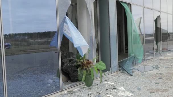 Foto Toont Nasleep Van Bomaanslagen Oekraïne Onthullen Een Vernietigde Golfclub — Stockvideo