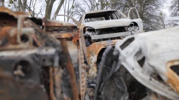 Konsekwencje Wojny Ukrainie Zniszczyły Samochody Irpin Okręg Bucha Wysokiej Jakości — Wideo stockowe