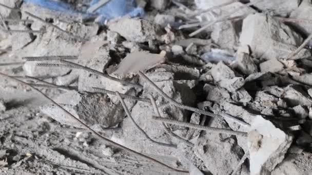 Bombázás Következményei Kijevben Ukrajna 2022 Tavaszán Egy Lerombolt Bevásárlóközpont Látható — Stock videók