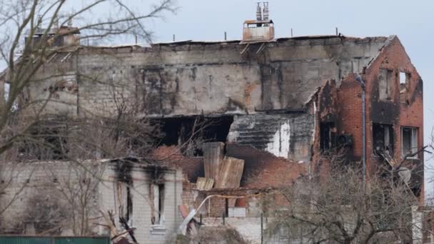 Zničený Obytný Dům Leteckém Útoku Válka Ukrajině Katastrofa Díry Stěnách — Stock video