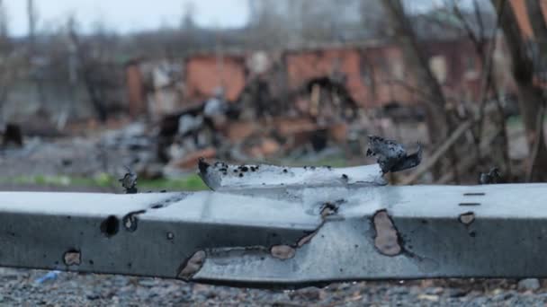 Цьому Зображенні Захоплено Руйнівний Вплив Війни Україні Зображує Розбиту Азс — стокове відео