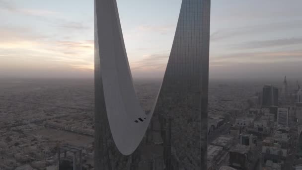 Esta Impresionante Toma Drones Riad Arabia Saudita Icónica Torre Del — Vídeos de Stock
