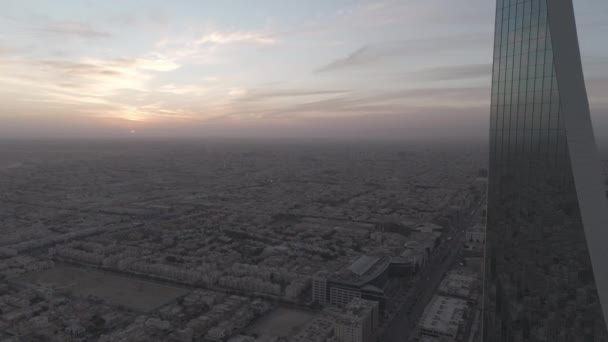 Detta Hisnande Drönarskott Riyadh Saudiarabien Står Det Ikoniska Kingdom Tower — Stockvideo
