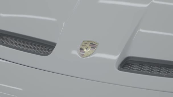 Emblema Porsche Dos Logotipos Carro Mais Reconhecidos Mundo Símbolo Luxo — Vídeo de Stock
