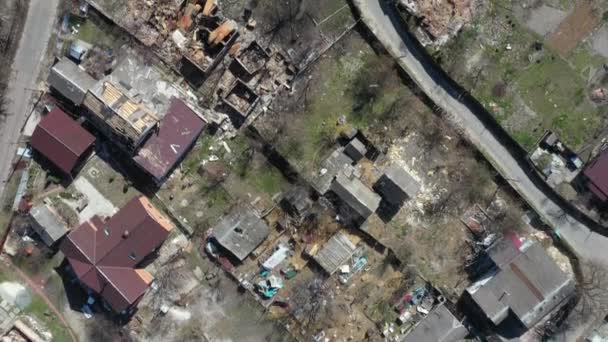 乌克兰霍伦卡的一个住宅区 因俄罗斯空袭而严重受损 几十座建筑物被完全摧毁 屋顶倒塌 墙壁破碎 个人物品 — 图库视频影像