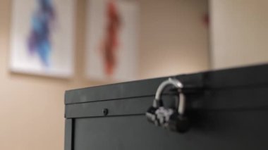 Şifreli kilit ile güvendeler. Video kaydı. Yüksek kalite 4k görüntü