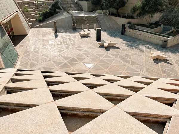 Kral Abdullah Finans Bölgesi 'nde modern Geometrik Mimari. Kral Abdullah Financial District KAFD, Riyad, Suudi Arabistan 'ın kalbinde çarpıcı bir geometrik mimari tasarım. Şey...