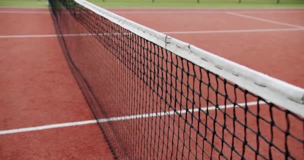 Skjuta Del Utomhus Mattan Tennisbana Med Mesh Spela Tennis Professionellt — Stockvideo