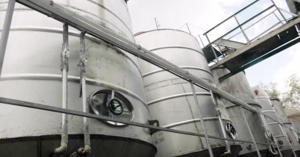 Moderna Bodega Bodega Planta Producción Vino Tanques Destilación Vino Acero — Vídeos de Stock